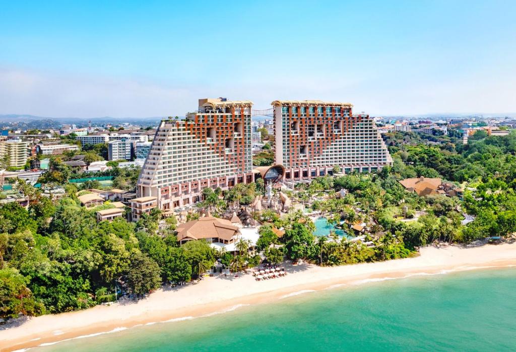 โรงแรมชลบุรีสวยๆ ติดหาด