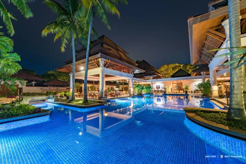 โรงแรมภูเก็ต หาดบางเทา ติดทะเล